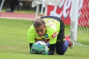 Sky: sarà Marfella il terzo portiere del Napoli item-thumbnail
