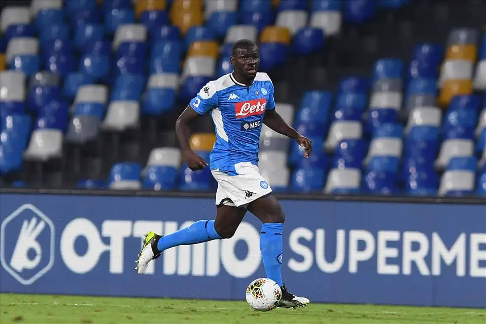 Koulibaly dètte spettaculo scennenno cumme a ttreno Koulibaly dètte spettaculo scennenno cumme a ttreno