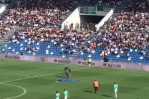 Daspo al paracadutista atterrato al Mapei Stadium durante Sassuolo-Inter item-thumbnail