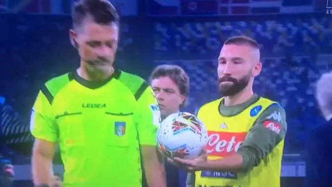 L’importante vittoria politica del Napoli con gli arbitri, può essere un nuovo inizio L’importante vittoria politica del Napoli con gli arbitri, può essere un nuovo inizio