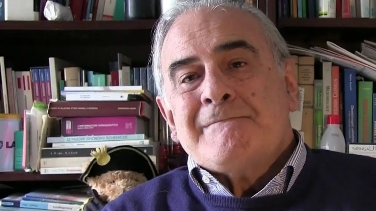 Faella: «Per togliere le mascherine bisognerà aspettare l’immunità di gregge» Faella: «Per togliere le mascherine bisognerà aspettare l’immunità di gregge»