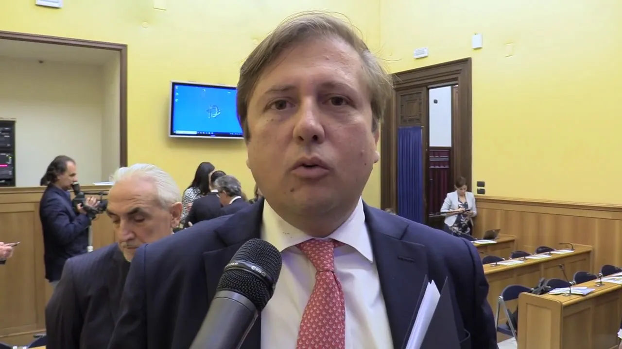 Sileri: “Escludo un lockdown nazionale, è molto improbabile” Sileri: “Escludo un lockdown nazionale, è molto improbabile”