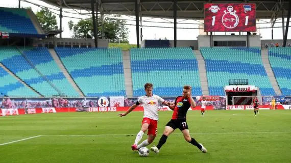Il calcio riparte perché è un tassello dell’economia nazionale. A che rischio? Lo stabilisce lo politica Il calcio riparte perché è un tassello dell’economia nazionale. A che rischio? Lo stabilisce lo politica