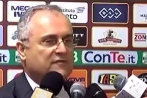 Entro domani (in teoria) Lotito deve vendere la Salernitana. Spunta un’offerta Qatar item-thumbnail
