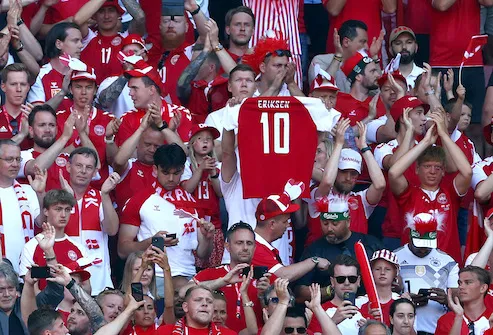 La variante Delta irrompe ad Euro 2020: tre tifosi danesi positivi dopo Danimarca-Belgio La variante Delta irrompe ad Euro 2020: tre tifosi danesi positivi dopo Danimarca-Belgio