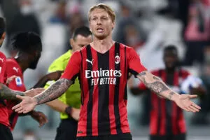 Milan: Kjaer, intervento riuscito. Rientrerà in campo tra sei mesi item-thumbnail