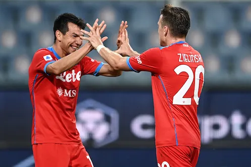 Zielinski e Lozano rischiano il metodo Bonucci: o rinnovano, o possono finire fuori rosa Zielinski e Lozano rischiano il metodo Bonucci: o rinnovano, o possono finire fuori rosa