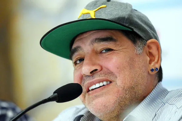 Sulla Süddeutsche la triste asta degli ultimi cimeli di Maradona: nessuno li vuole Sulla Süddeutsche la triste asta degli ultimi cimeli di Maradona: nessuno li vuole