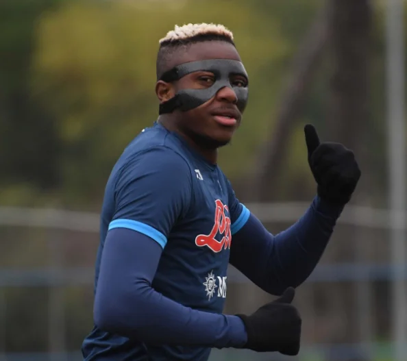 Corsport: Osimhen è già in Nigeria, ma per la Coppa d’Africa serve l’ok del Napoli Corsport: Osimhen è già in Nigeria, ma per la Coppa d’Africa serve l’ok del Napoli