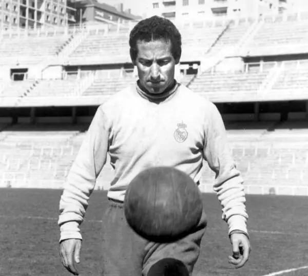 Real Madrid, è morto Francisco Gento, l’unico nella storia del calcio ad aver vinto 6 Coppe dei Campioni