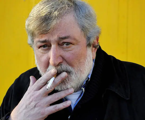 Guccini: «Lucio Dalla si diceva che fosse figlio di Padre Pio, era misterioso e scontroso» Guccini: «Lucio Dalla si diceva che fosse figlio di Padre Pio, era misterioso e scontroso»