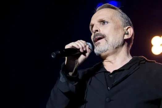 Miguel Bosè: «A 10 anni mio padre mi ha cucito dentro la carcassa di un cervo» Miguel Bosè: «A 10 anni mio padre mi ha cucito dentro la carcassa di un cervo»