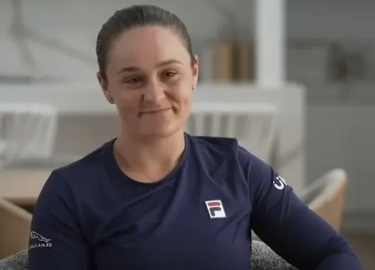 La rivoluzione della vita a “slice” di Barty: il successo non si accumula, vince la qualità La rivoluzione della vita a “slice” di Barty: il successo non si accumula, vince la qualità