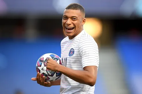 Mbappé, sul Paìs la paura del Real Madrid: «Il calcio finirà per diventare Abu Dhabi contro Qatar» Mbappé, sul Paìs la paura del Real Madrid: «Il calcio finirà per diventare Abu Dhabi contro Qatar»