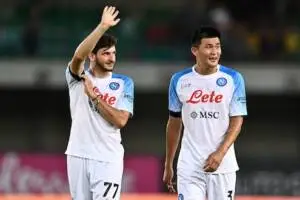 Attenti a voler lasciare il Napoli, in tanti lo hanno fatto e se ne sono perse le tracce item-thumbnail