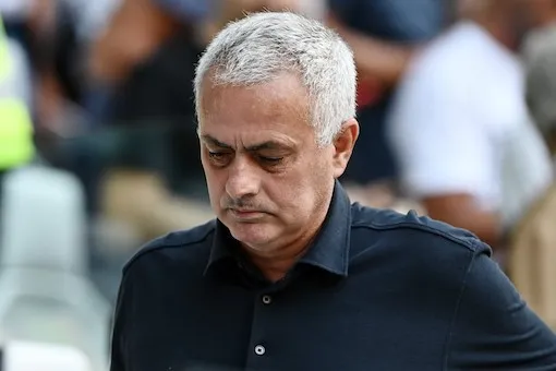 Mourinho vorrebbe accettare la panchina del Portogallo, ma serve accordo con la Roma (CorSport) Mourinho vorrebbe accettare la panchina del Portogallo, ma serve accordo con la Roma (CorSport)