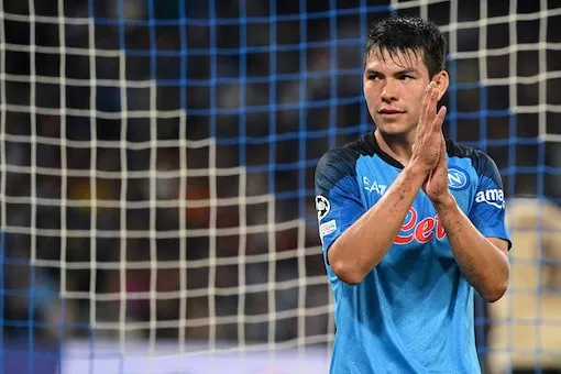 De Laurentiis e Lozano a colloquio a bordocampo a Dimaro, poi la stretta di mano De Laurentiis e Lozano a colloquio a bordocampo a Dimaro, poi la stretta di mano