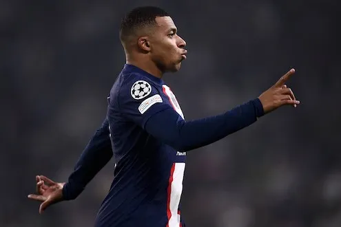 Di Canio: «Mbappé ha approfittato del Psg, il suo è un comportamento indecente» Di Canio: «Mbappé ha approfittato del Psg, il suo è un comportamento indecente»