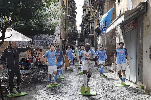 La festa scudetto del Napoli sul New York Times, tra bancarelle, cliché e superstizione La festa scudetto del Napoli sul New York Times, tra bancarelle, cliché e superstizione