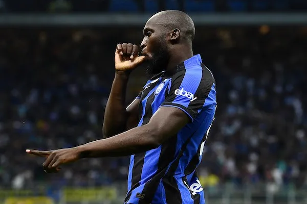 Il questore di Milano vieta i fischietti per Inter-Roma: smontata la protesta anti-Lukaku Il questore di Milano vieta i fischietti per Inter-Roma: smontata la protesta anti-Lukaku