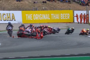 Bastianini, parla il Ds della Ducati: «Ha subito due fratture, operazione necessaria». item-thumbnail