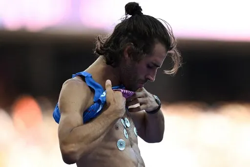 Tamberi incarna lo sport. Ci prova fino alla fine nonostante le due coliche renali. Le lacrime Tamberi incarna lo sport. Ci prova fino alla fine nonostante le due coliche renali. Le lacrime
