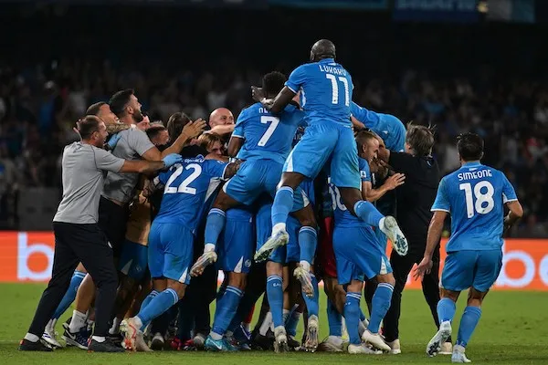 Pagelle: Conte ha liberato De Laurentiis dal maleficio papponico sul mercato, come nel Signore degli Anelli Pagelle: Conte ha liberato De Laurentiis dal maleficio papponico sul mercato, come nel Signore degli Anelli