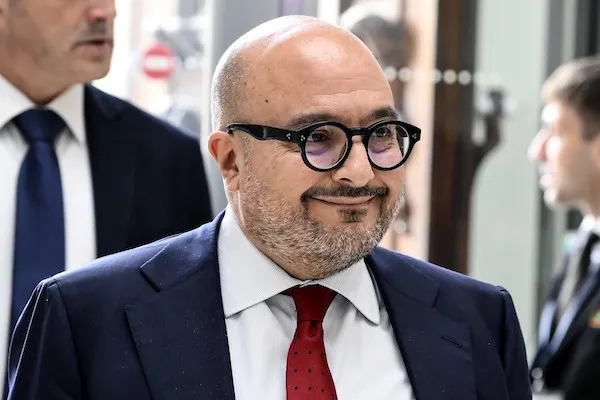 Il suicidio politico di Sangiuliano decretato da quell’intervista in stile Ferragni al Tg1 (Aldo Grasso) Il suicidio politico di Sangiuliano decretato da quell’intervista in stile Ferragni al Tg1 (Aldo Grasso)