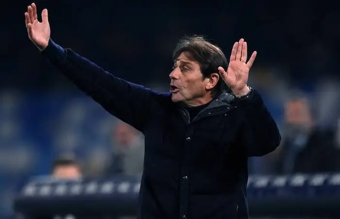Se dovesse essere scudetto, ora più che mai sarebbe lo scudetto dello stoicismo di Conte Se dovesse essere scudetto, ora più che mai sarebbe lo scudetto dello stoicismo di Conte
