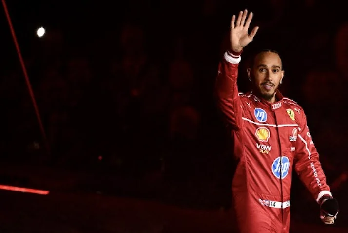 Il camper, la pizza vegana, gli scacchi con Leclerc: la nuova vita di Hamilton in Ferrari Il camper, la pizza vegana, gli scacchi con Leclerc: la nuova vita di Hamilton in Ferrari
